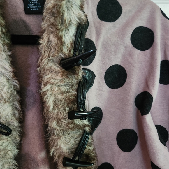 Cynthia Rowley Pink Polka Dot Cape with Faux Fur Trim - Picture 4 of 9